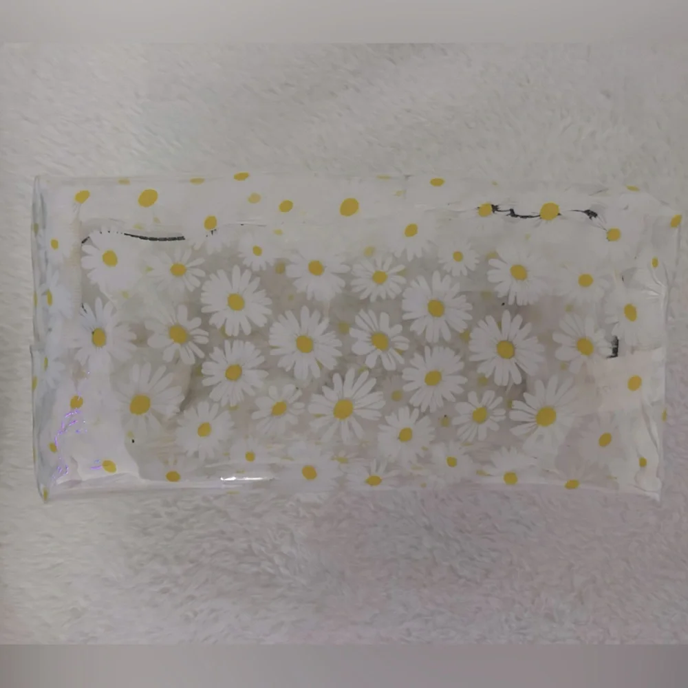 Clear daisy makeup bag
